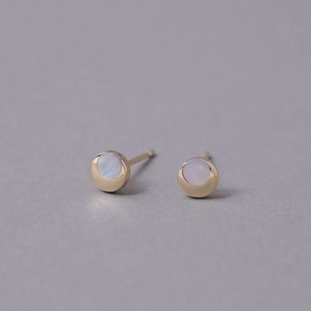 sowi：のぼり月 マザーオブパール ピアス 309E0295-1 