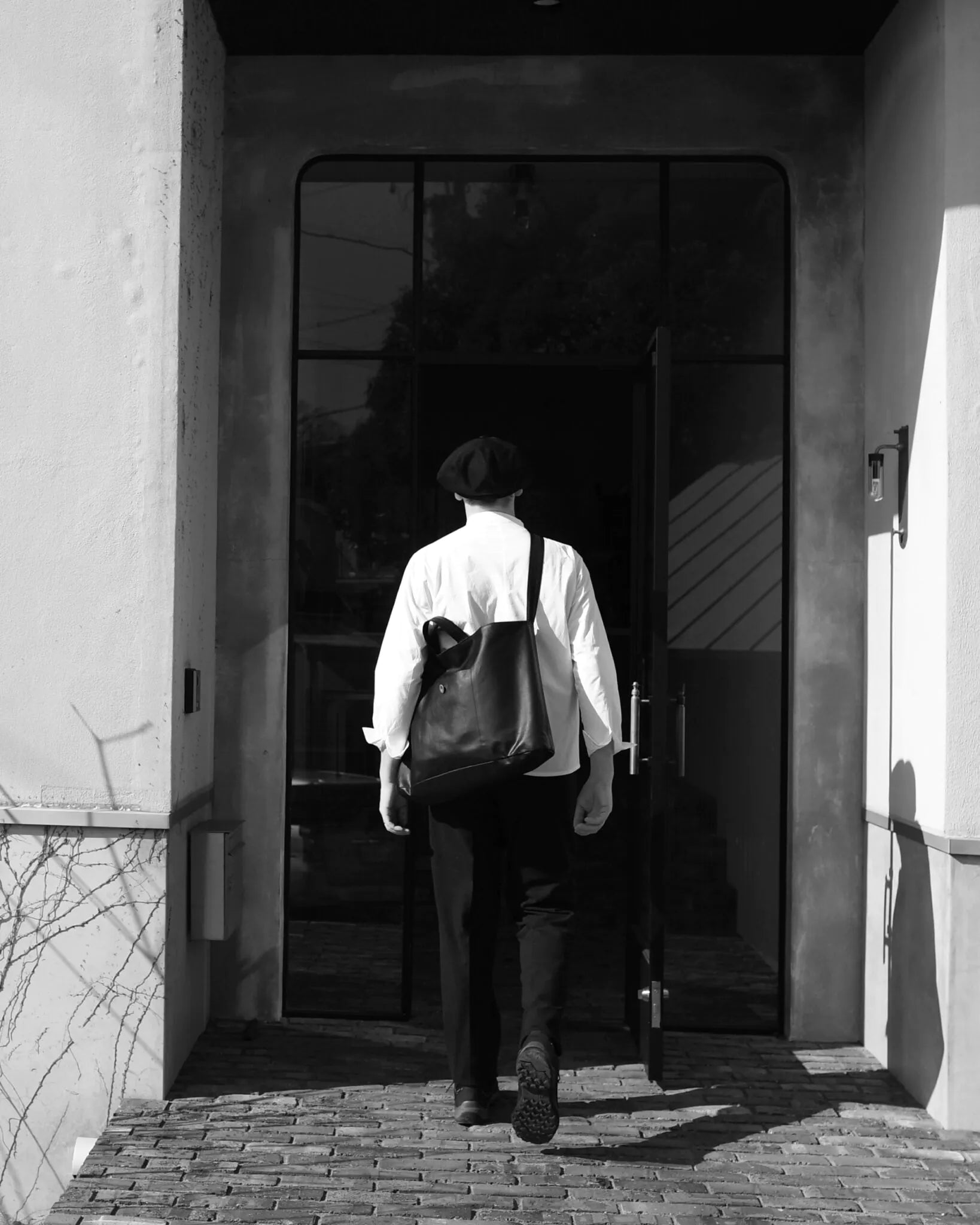 PROOF OF GUILD - Oval 2way Bag L Black