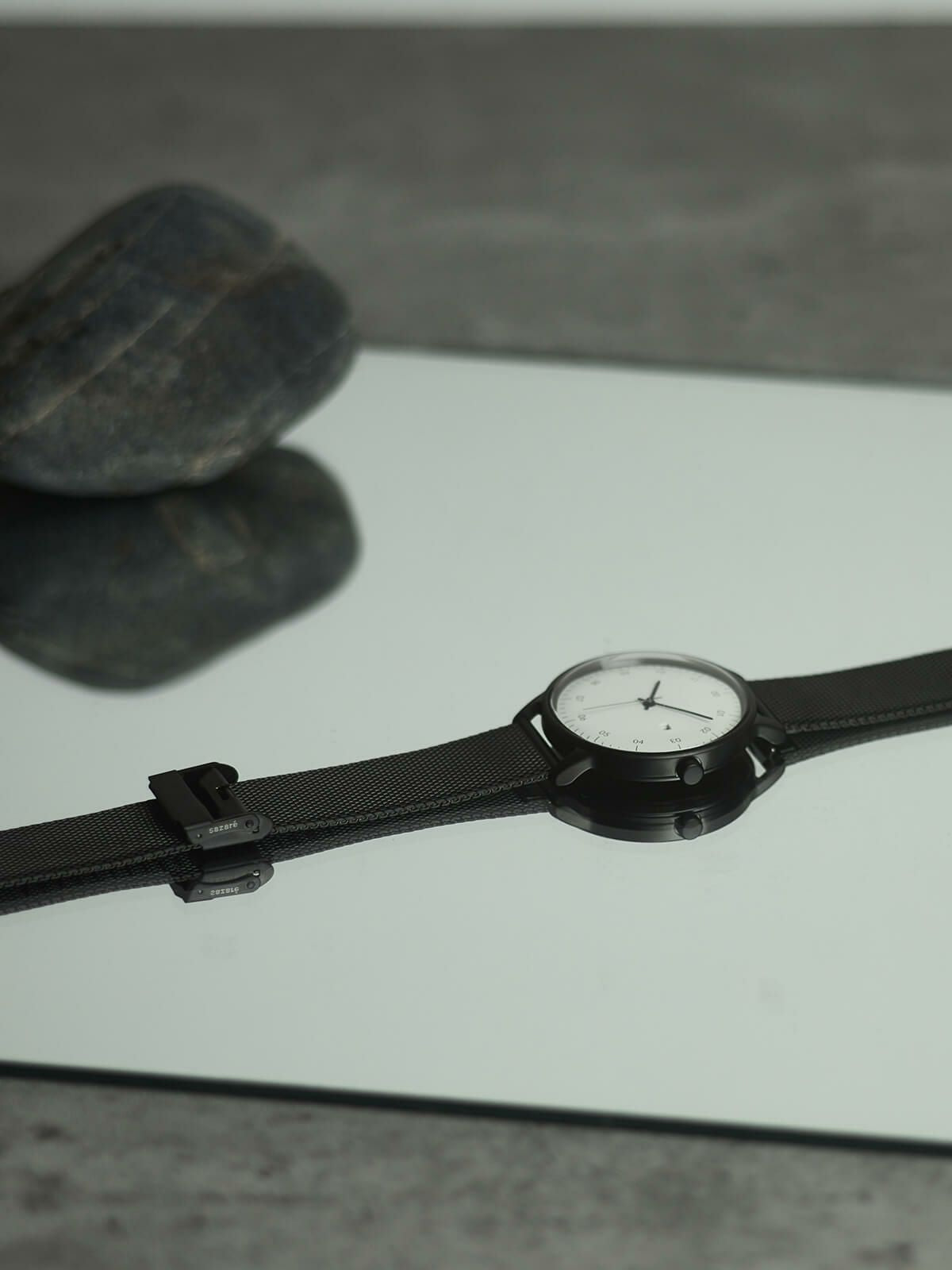 sazare SK01［No.01.04.00ME / SS BLACK HONING FINISH / WHITE DIAL / BLACK MESH］腕時計