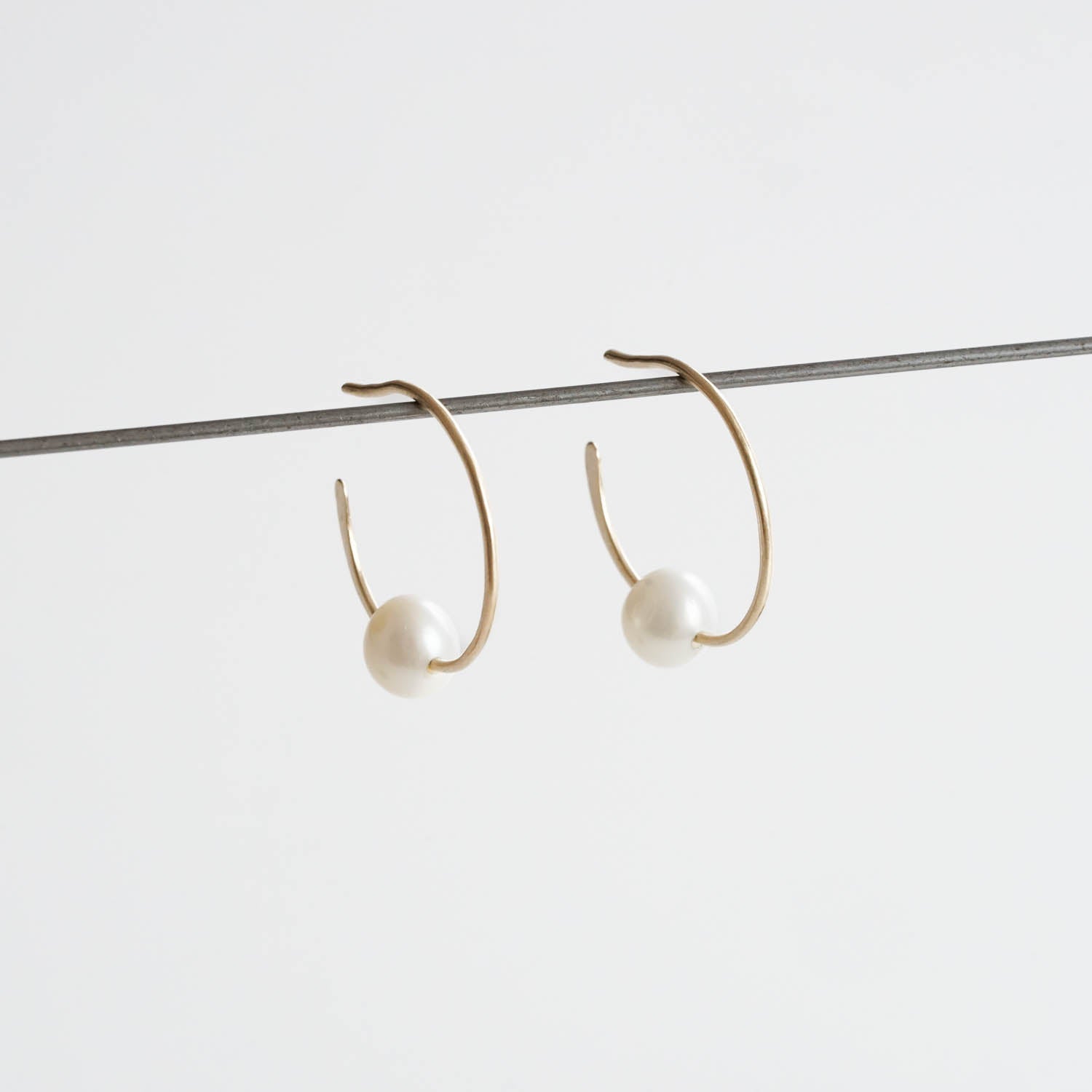 Toile - Round Pearl Pierce［ A301261AP343 K10 ］ピアス