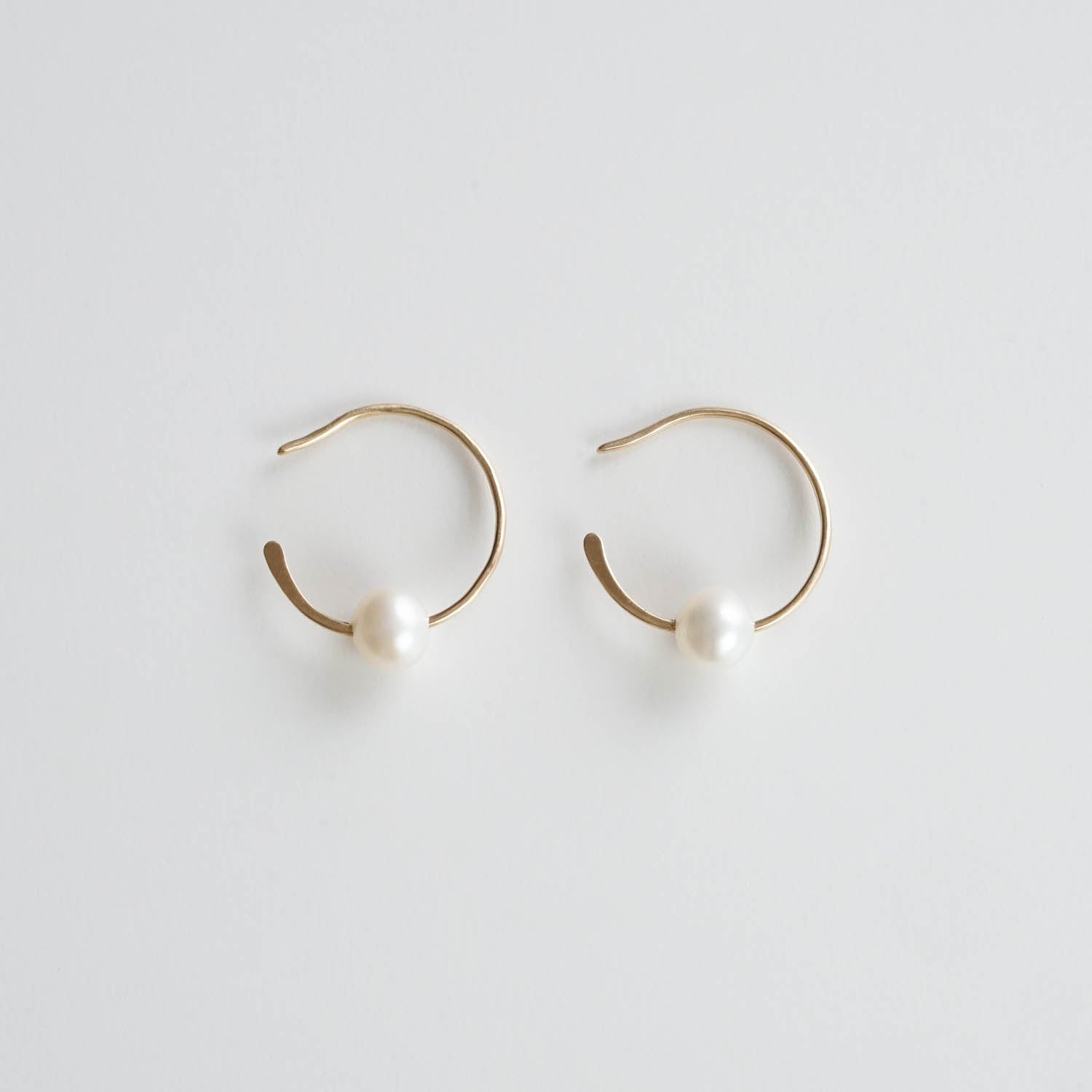 Toile - Round Pearl Pierce［ A301261AP343 K10 ］ピアス