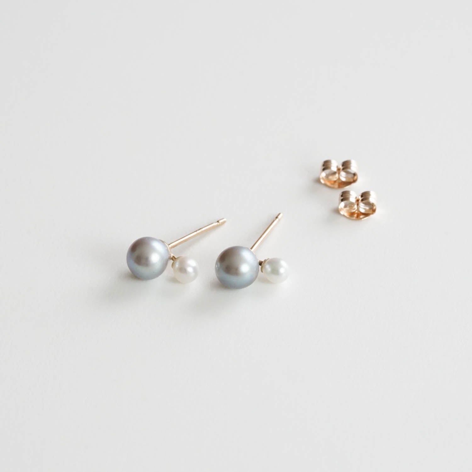 Toile - Two-tone Round Pearl Pierce［A301231AP270 K10YG］ピアス