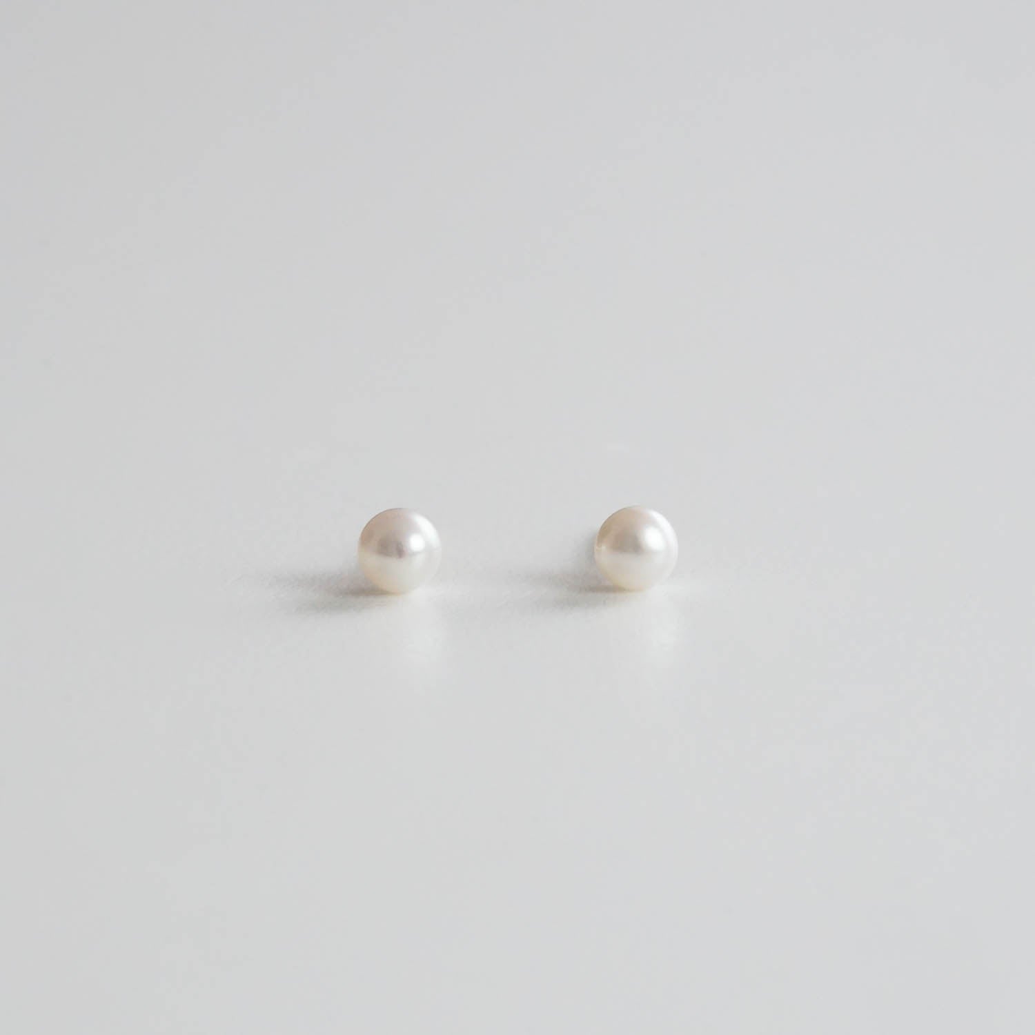Toile-Round Pearl Pierce S［A301162AP101 K10YG］ピアス