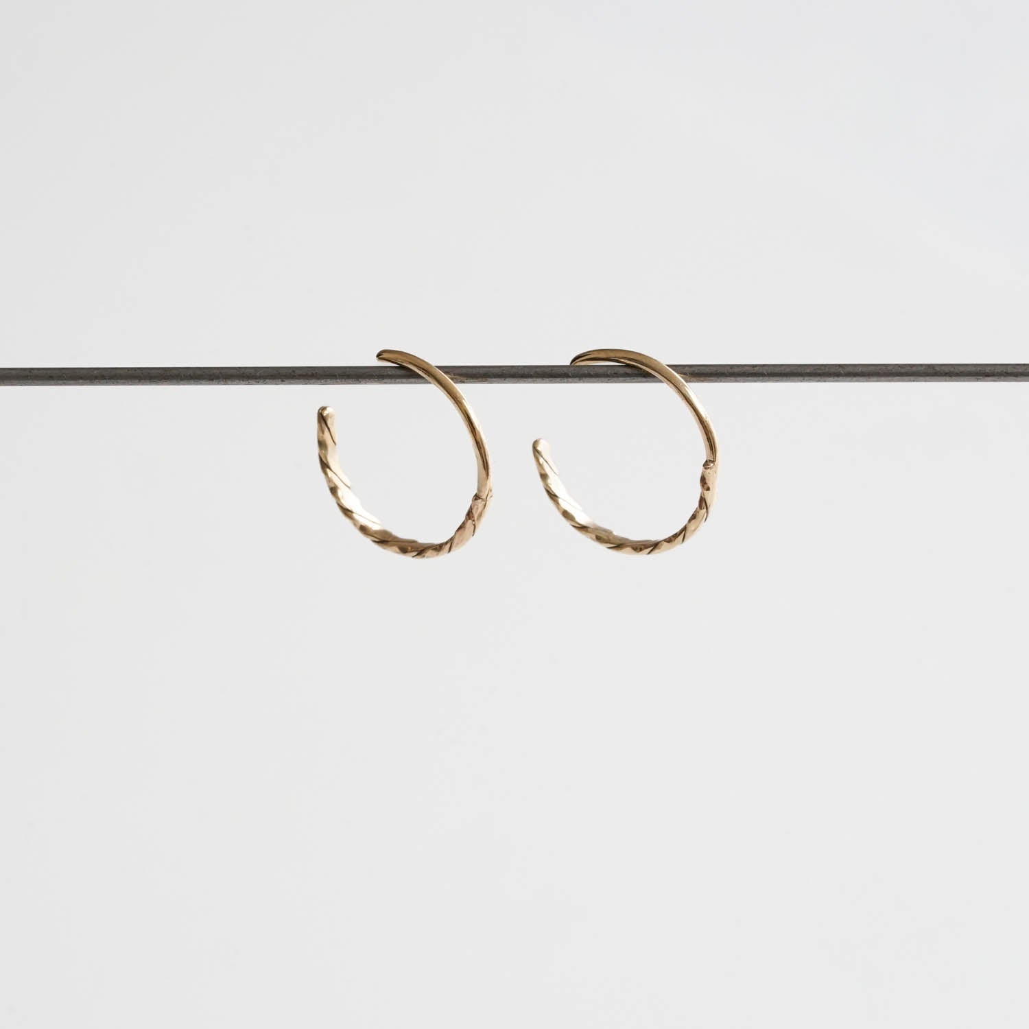 Toile-Twist Hoop Ear Accessories［A301242AP318 K10YG］ピアスA301242AP318