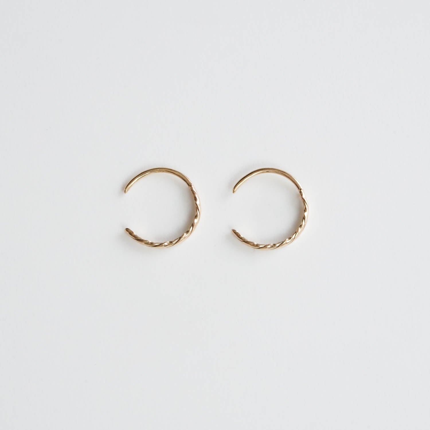 Toile-Twist Hoop Ear Accessories［A301242AP318 K10YG］ピアスA301242AP318