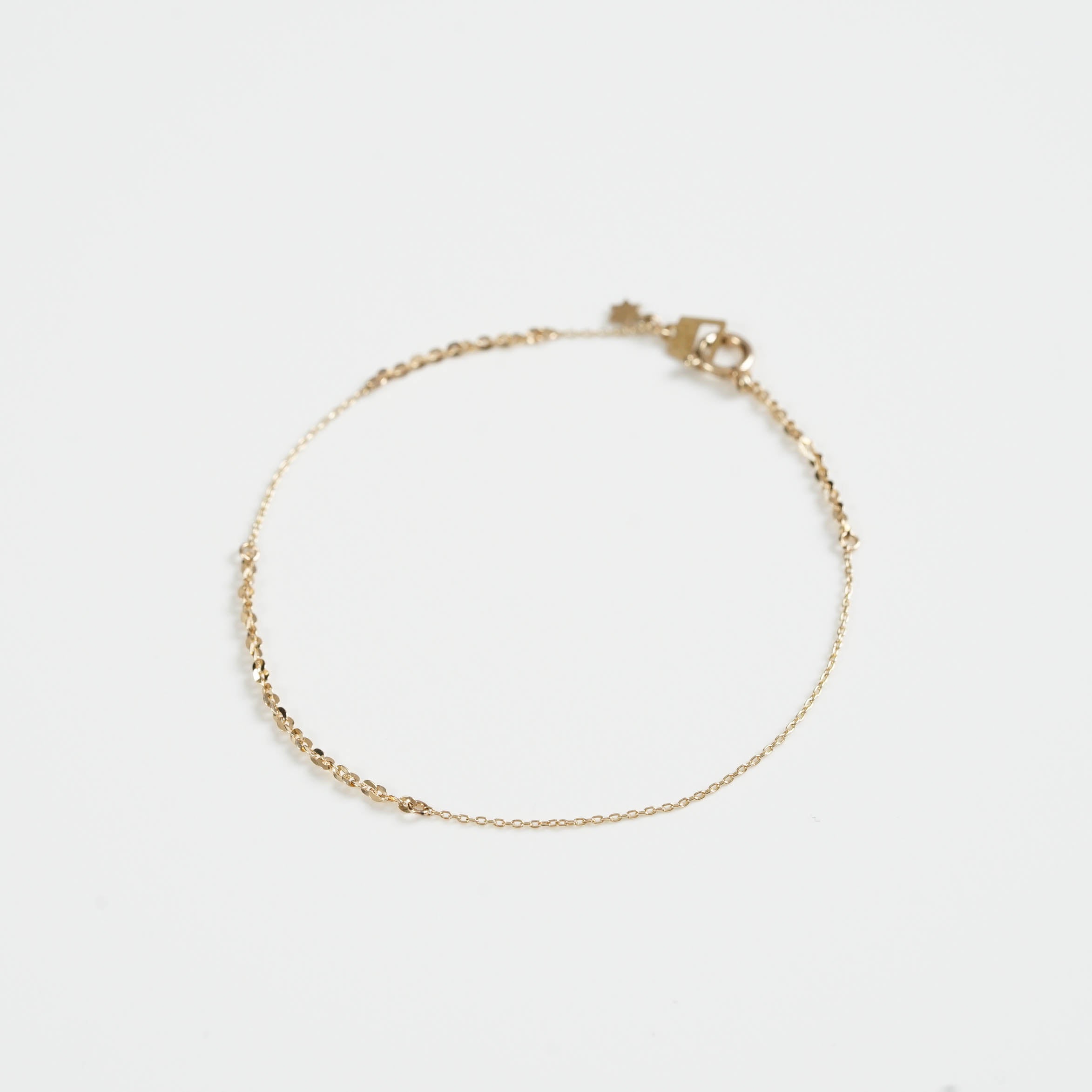 AURORA GRAN】K10YG Com Letter Bracelet チャームタイプ