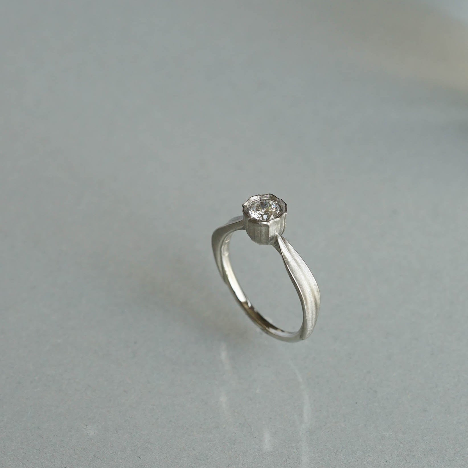 Ryui-BRIDAL RING［Tulip Pt900］婚約指輪