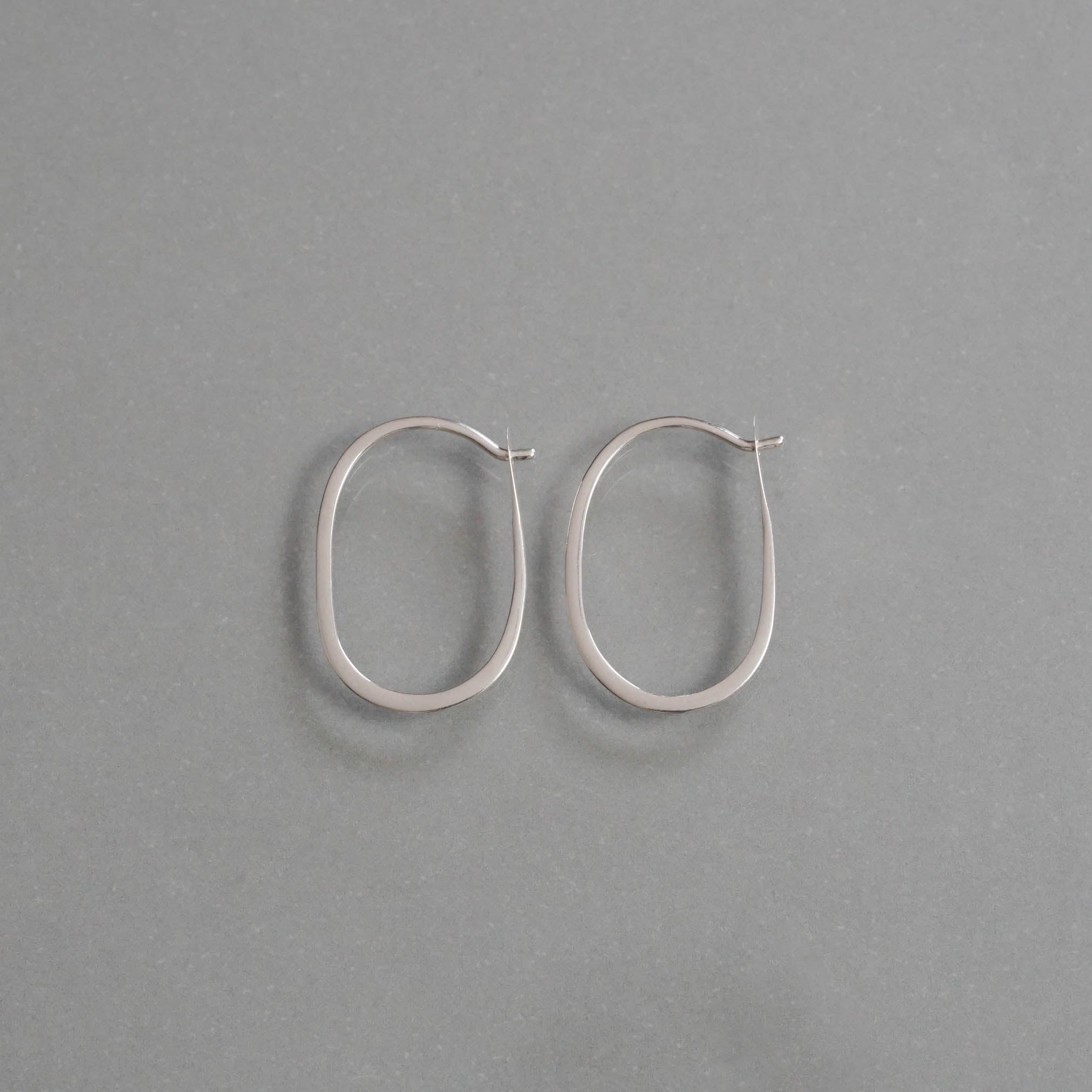 SOURCE objects - Silver Small Oval Hoops［MJM1-005S SV］ピアス