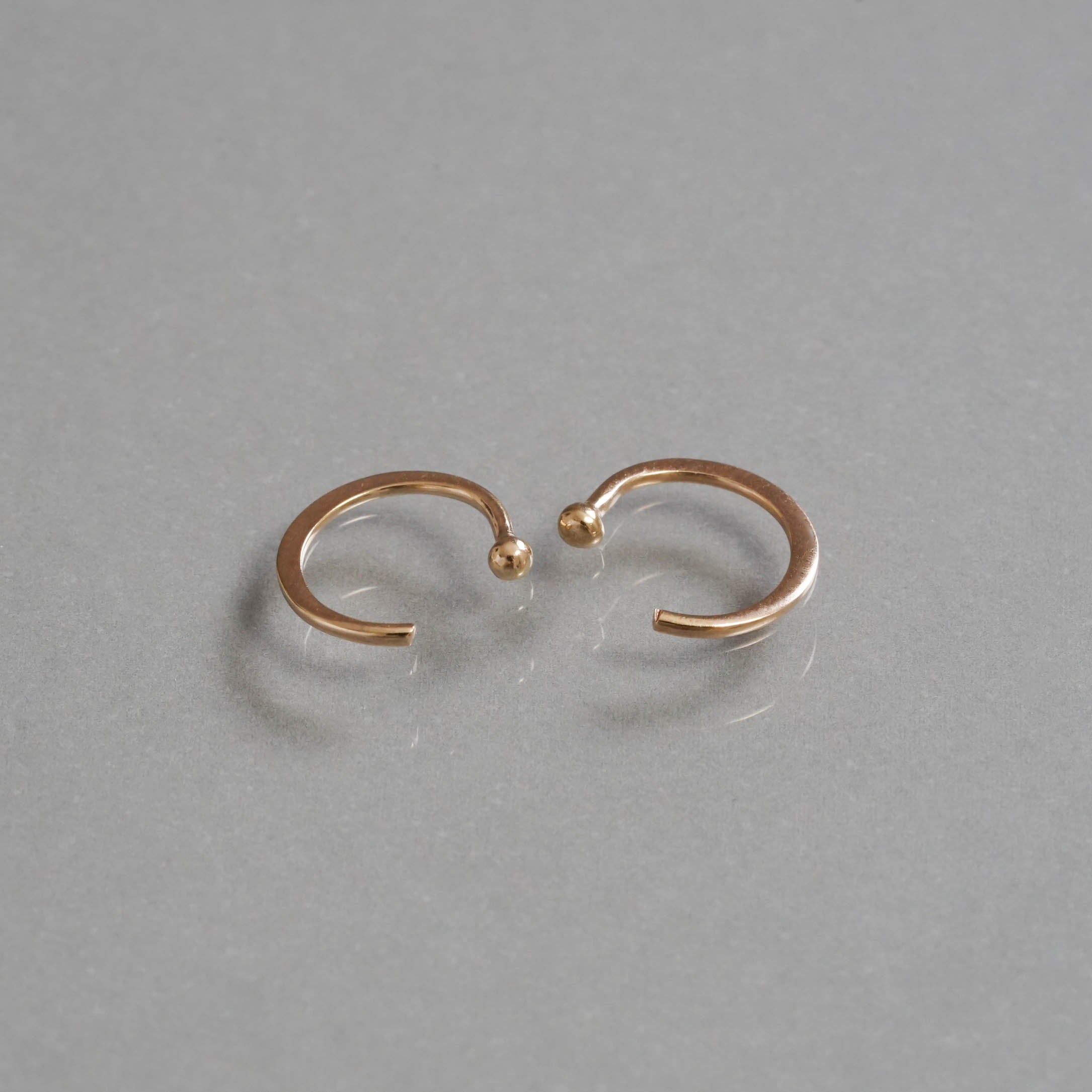 SOURCE objects：Hugger Earrings MJM1-074