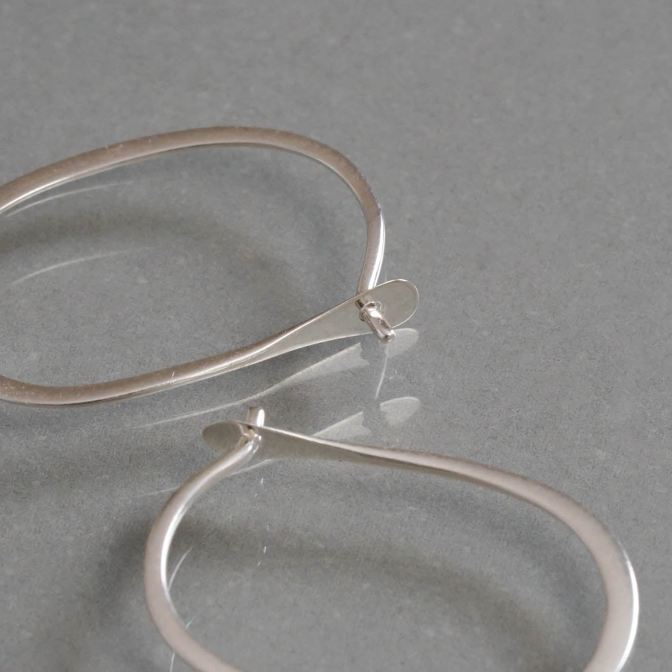 SOURCE objects - Silver Small Oval Hoops［MJM1-005S SV］ピアス