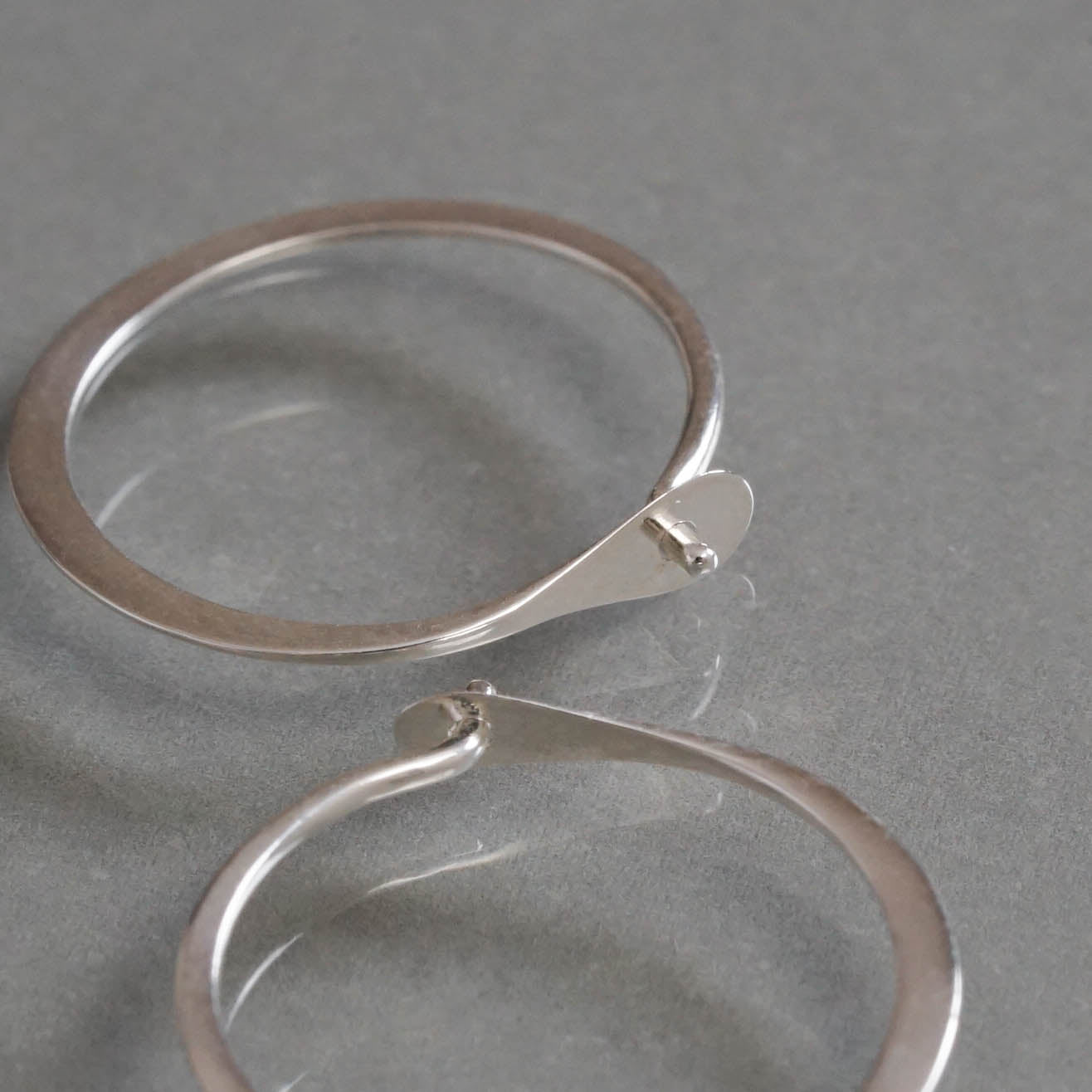 SOURCE objects - Silver Small Round Hoops［MJM1-001S SV］ピアス