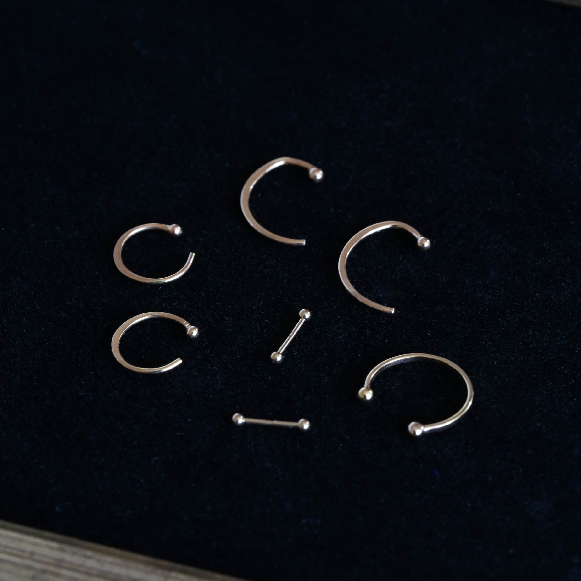 SOURCE objects：Hugger Earrings MJM1-074