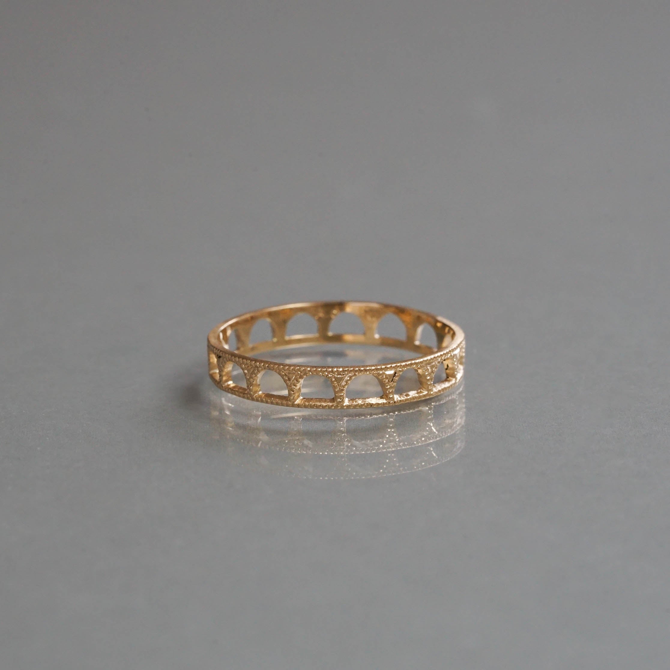 Atelier d'antan - Engraved Arch Ring［A023242AR070 K18］リング