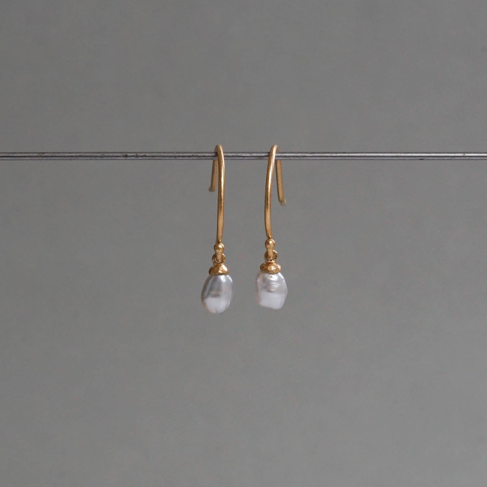 Atelier d'antan - Keshi Pearl Hook Pierce［A021201AP008 K18］ピアス