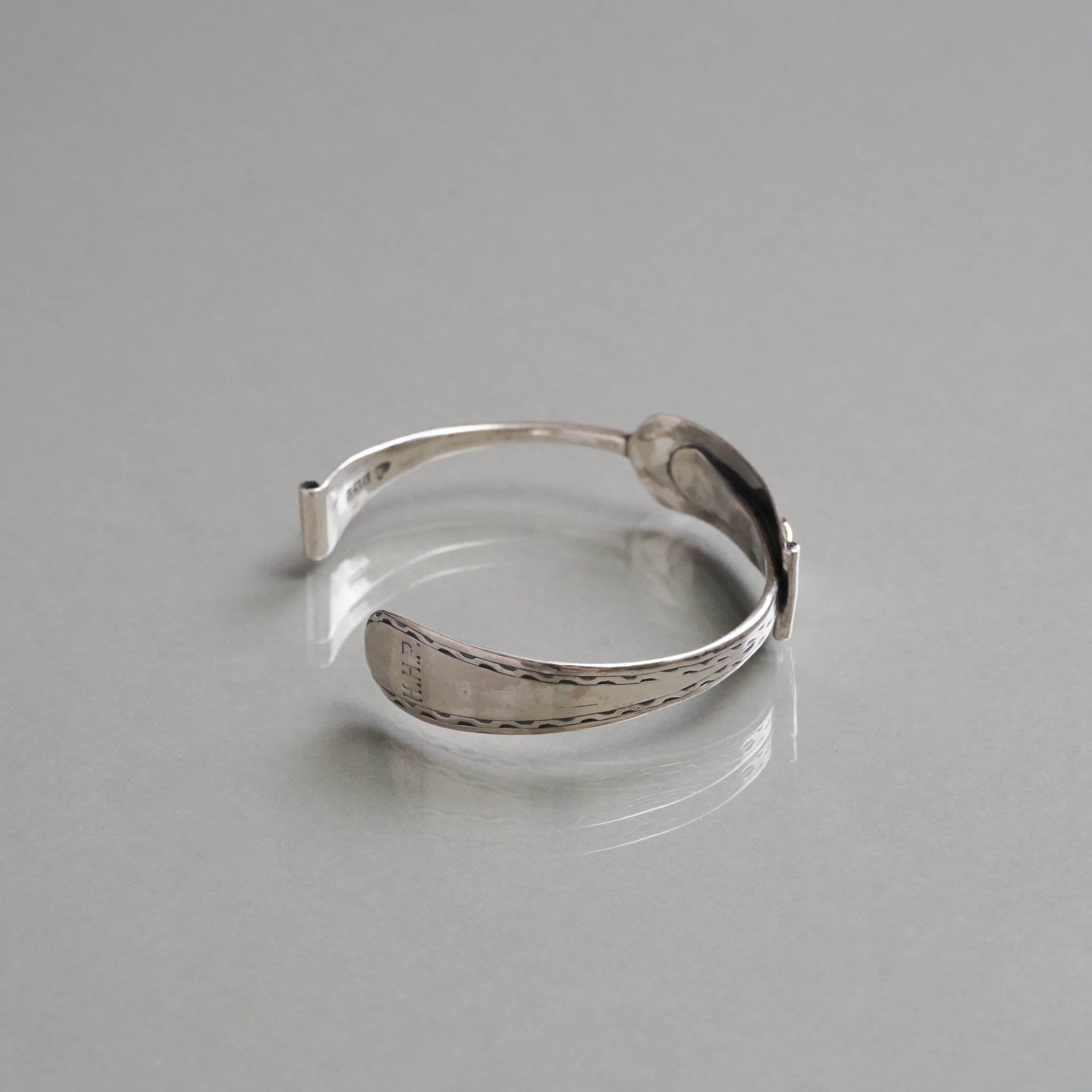 Revivre-Crepe Spoon bangle［A202242AB122 Silver/Brass］バングル