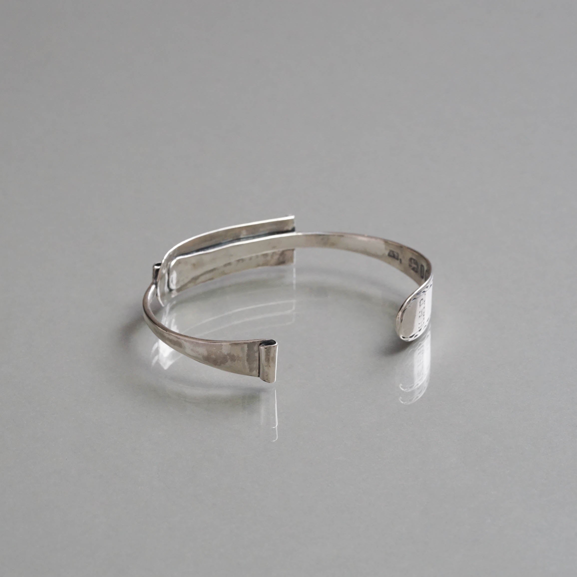Revivre-Crepe Spoon bangle［A202242AB122 Silver/Brass］バングル