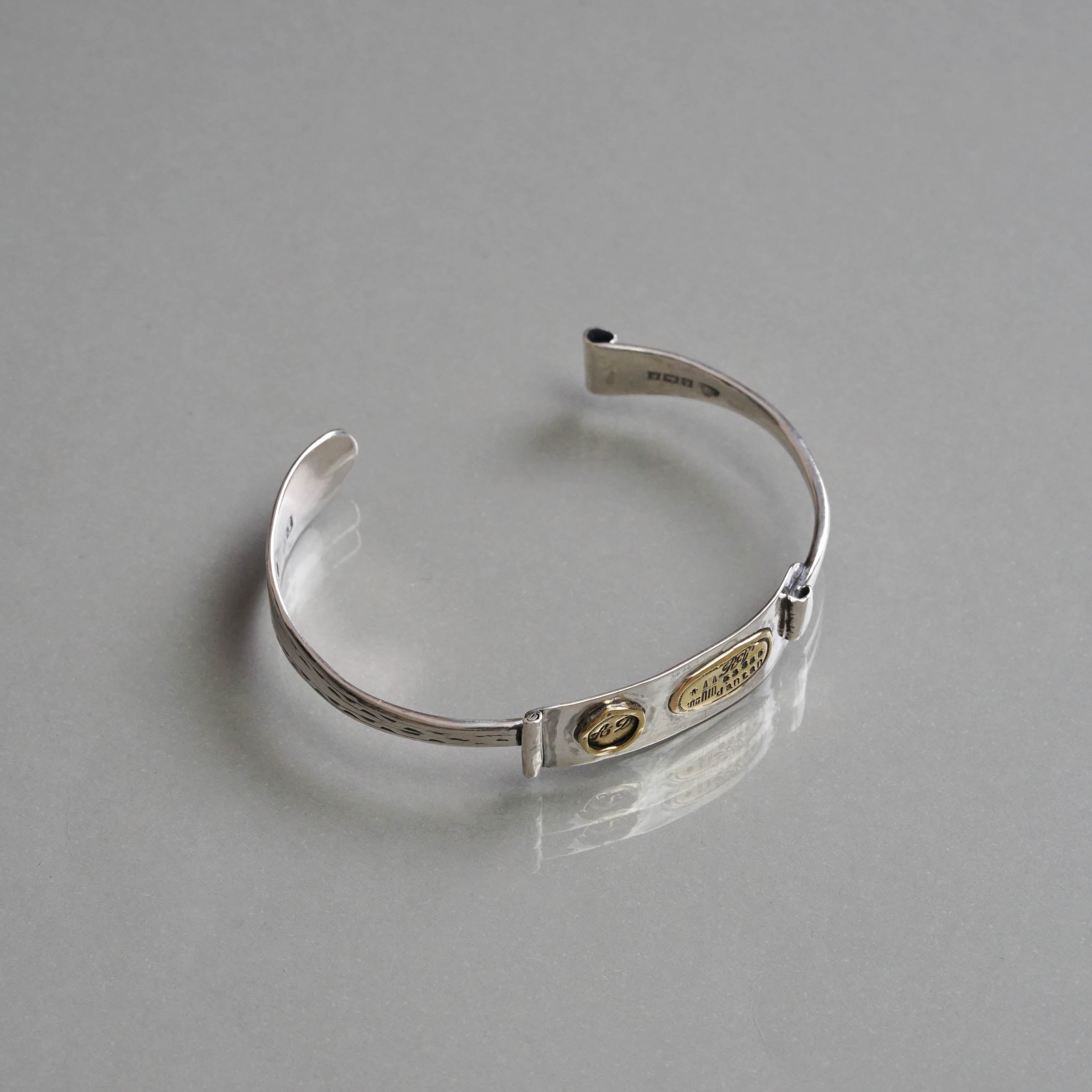 Revivre-Crepe Spoon bangle［A202242AB122 Silver/Brass］バングル