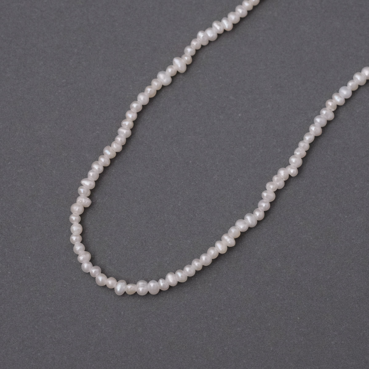 Toile by Atelier d'antan：Round Pearl Chain Necklace