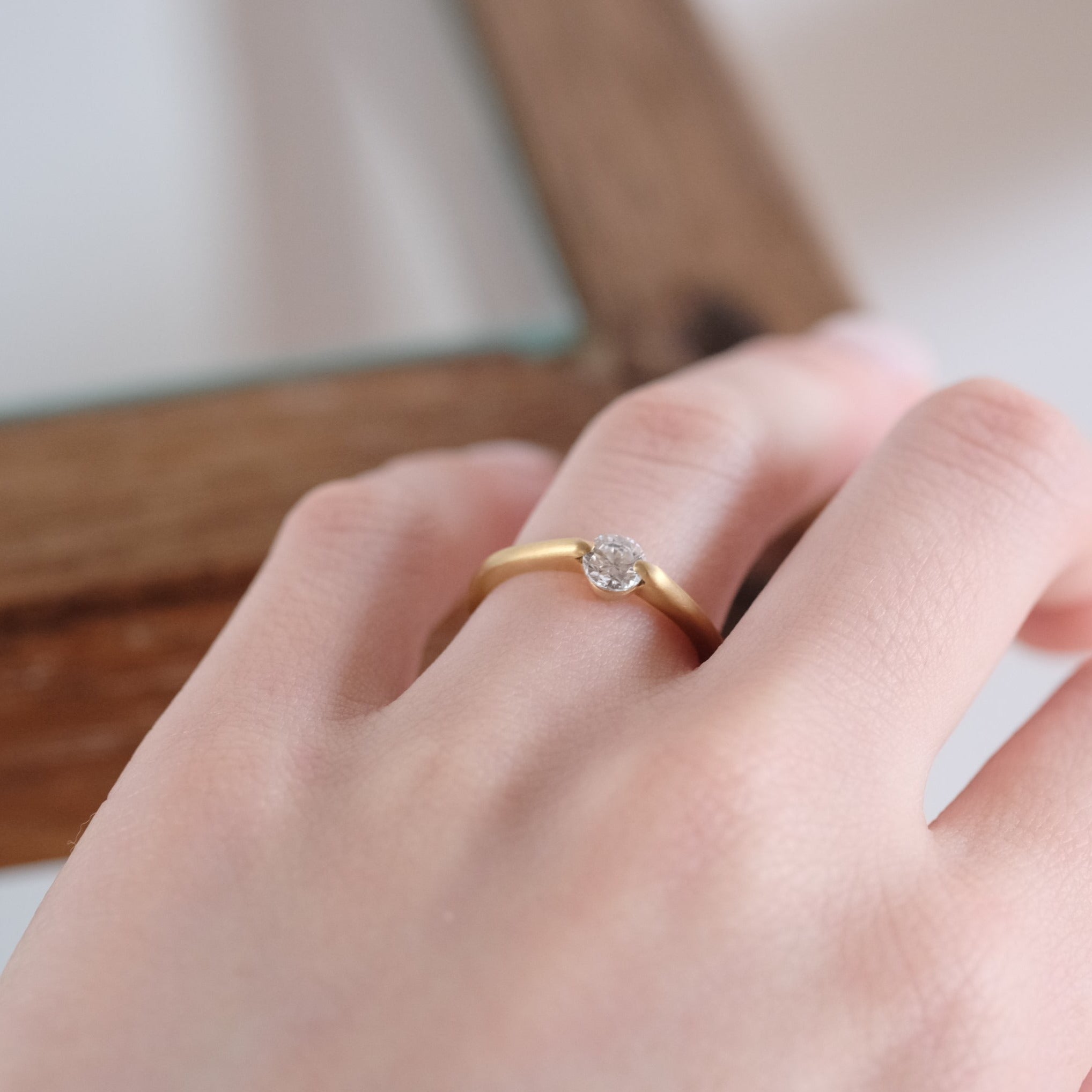 BRIDAL RING［E-002 Straight ring with diamond K18YG］エンゲージリング