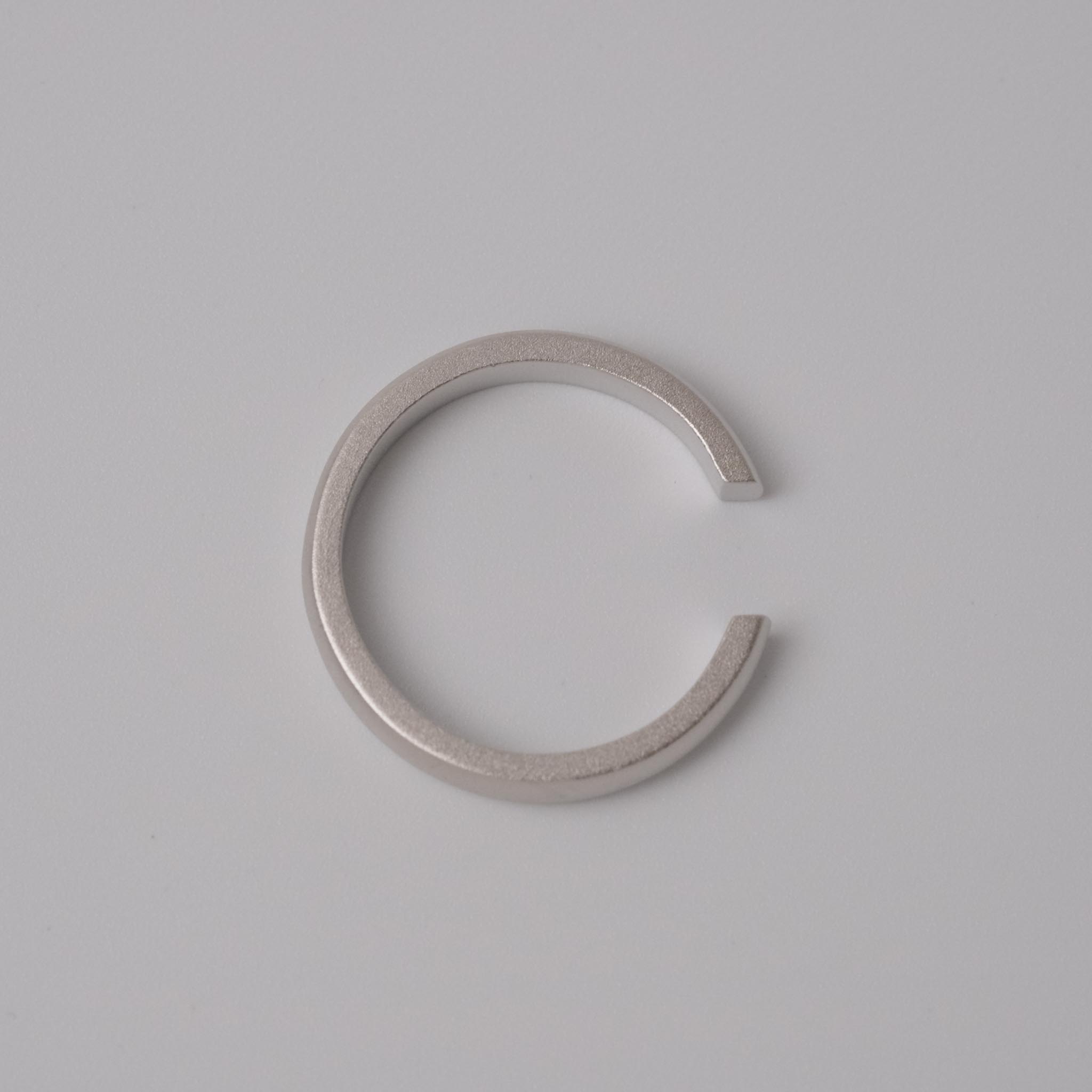 doughnut hoop earcuff (L)［FC01-SVMAT］イヤーカフ