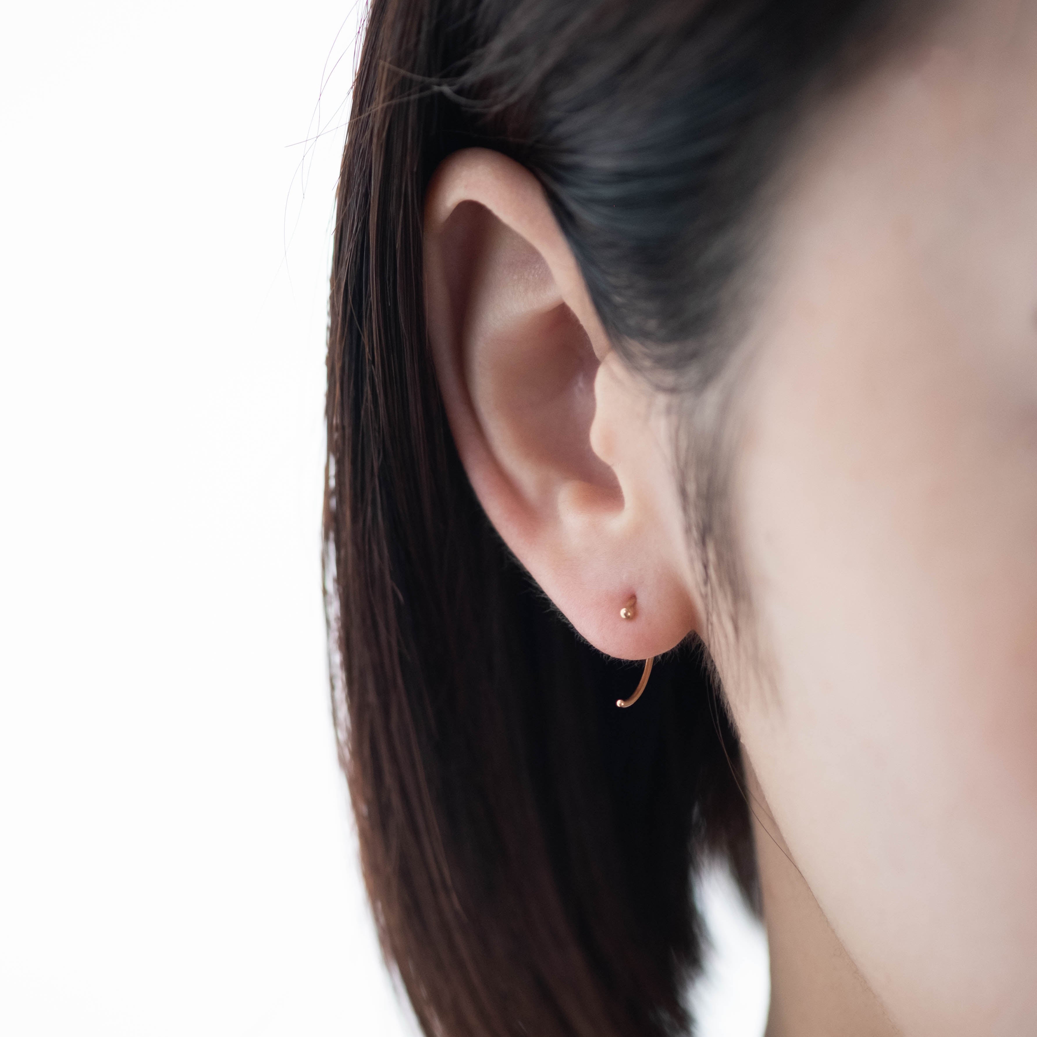 SOURCE objects - Angled Hugger Earrings［MJM1-110 K14YG］ピアス