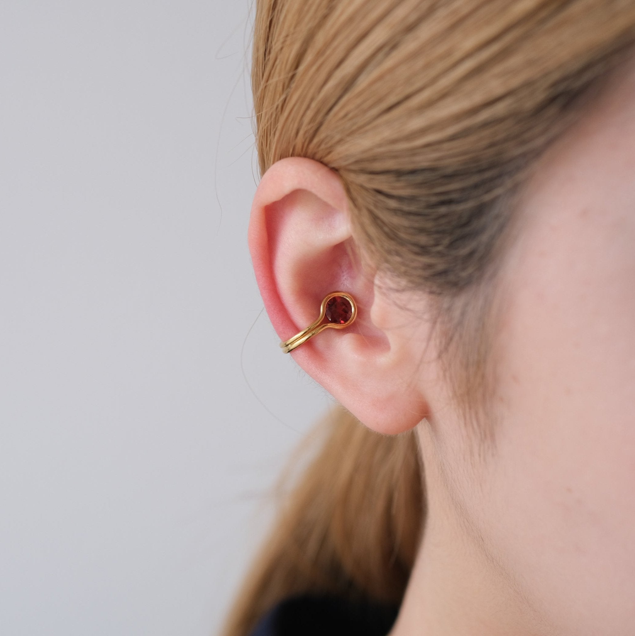 januka-ROUND EAR CUFF［Garnet］イヤーカフ