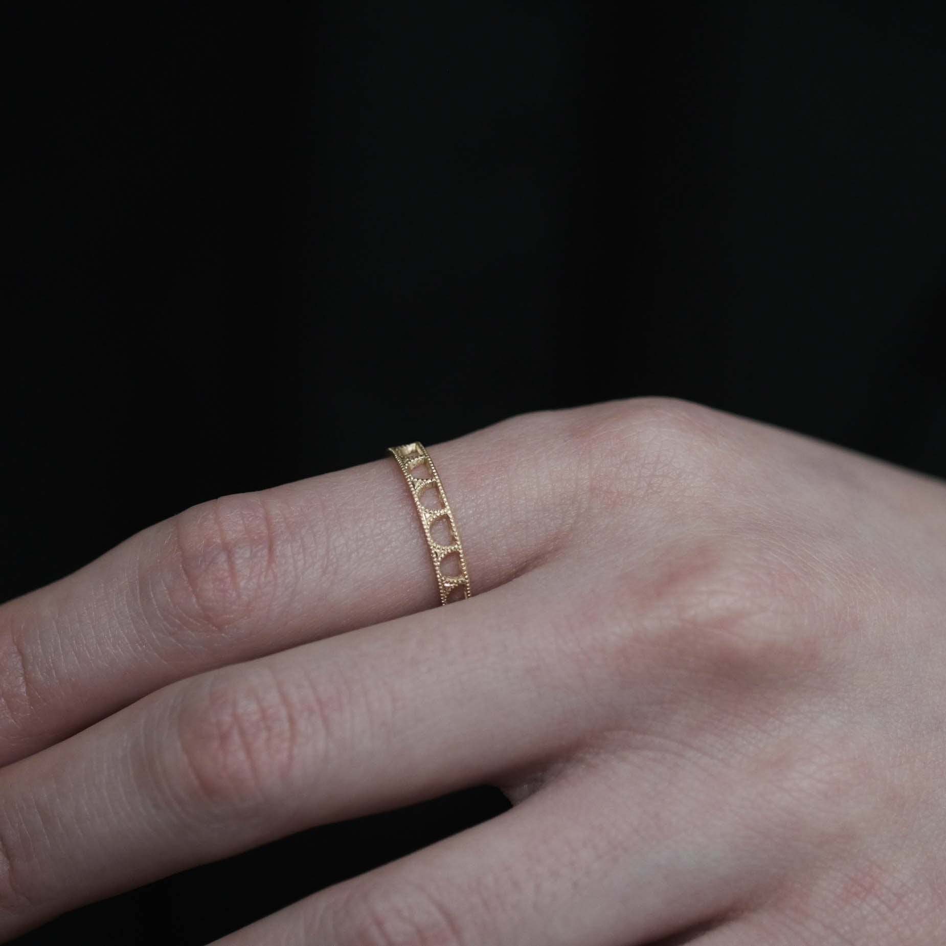Atelier d'antan - Engraved Arch Ring［A023242AR070 K18］リング