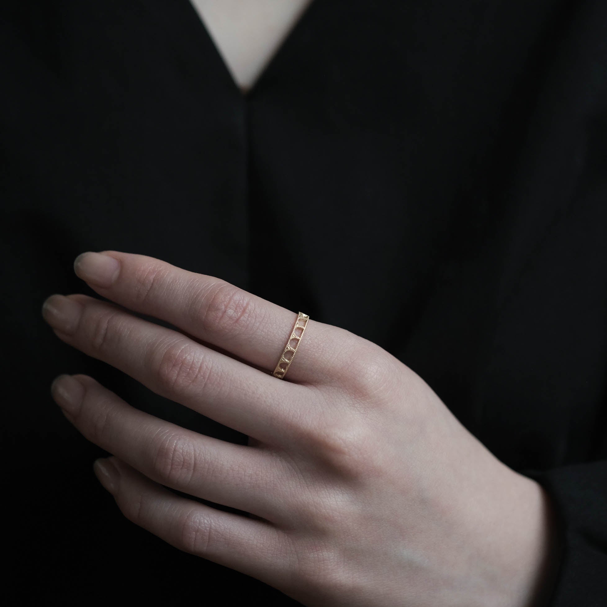 Atelier d'antan - Engraved Arch Ring［A023242AR070 K18］リング